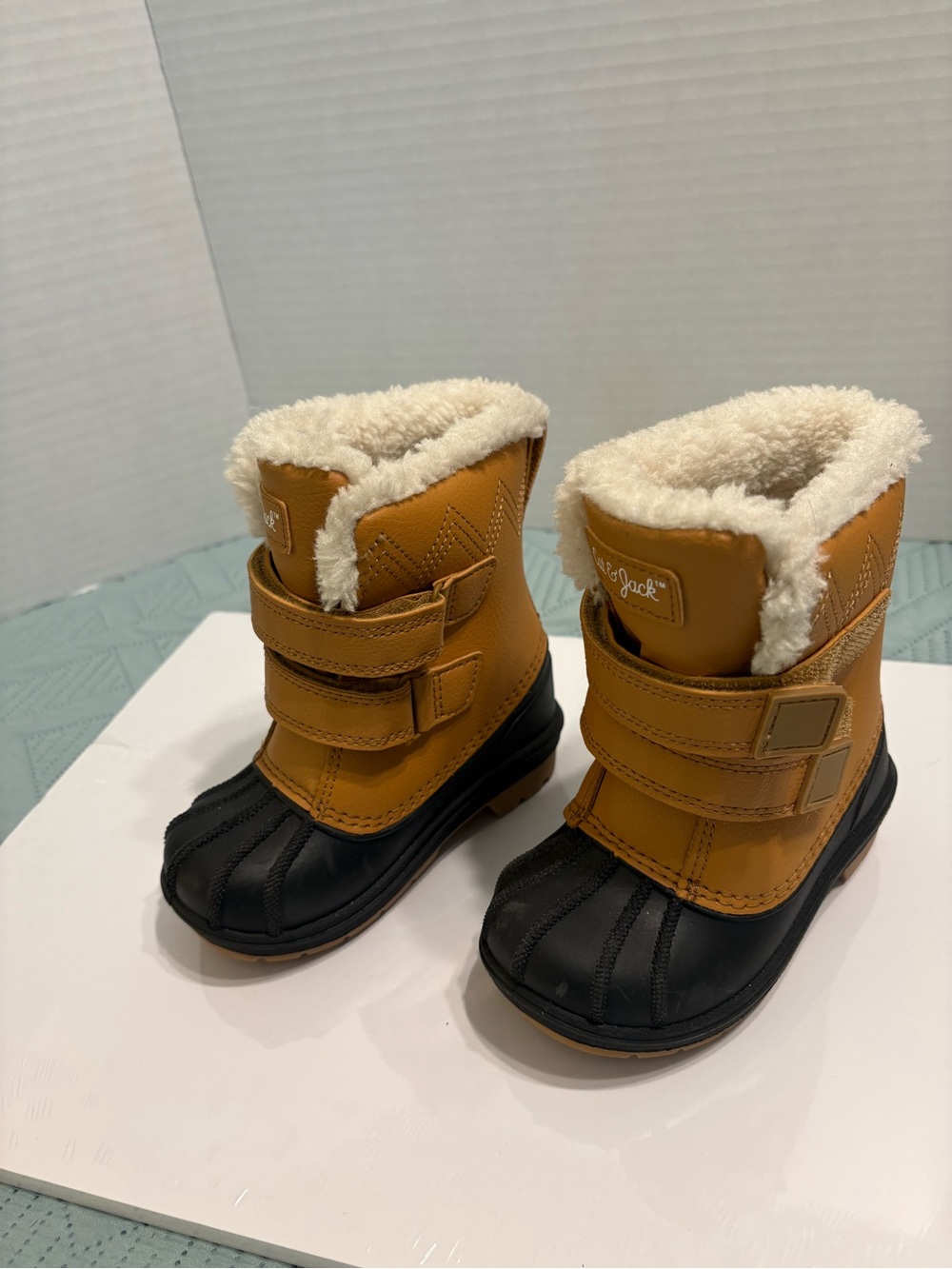 Cat & Jack Denver Toddler Boots Size 7 Brown Faux Shearling Lined Hook & Loop